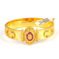 22K Gold Vintage Hinged Bangle with Middle Piece Ruby - Nusrettaki