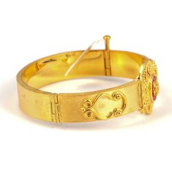 22K Gold Vintage Hinged Bangle with Middle Piece Ruby - 3