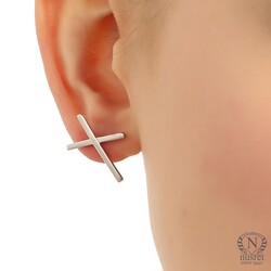 925 Sterling Silver X Shaped Stud Earrings - Nusrettaki